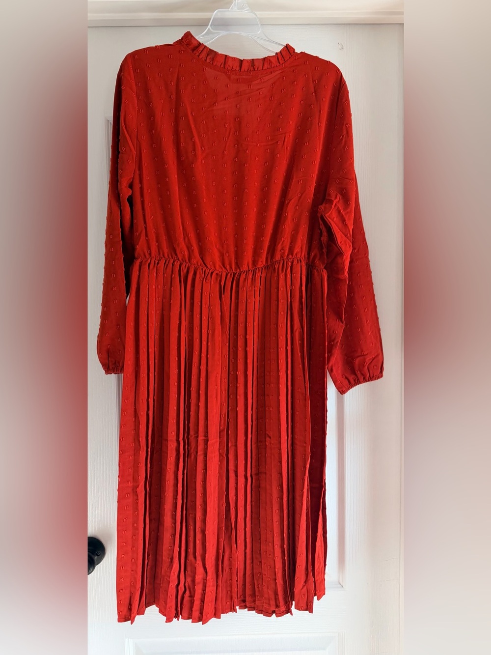 BloomChic Red Long-Sleeve Pleated Midi Dress - Picture 3 of 4